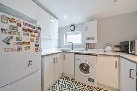 2 bedroom flat for sale, Henslowe Road, East Dulwich, London, SE22