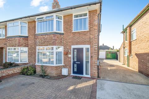 3 bedroom semi-detached house for sale, Chesterfield Drive, Ipswich