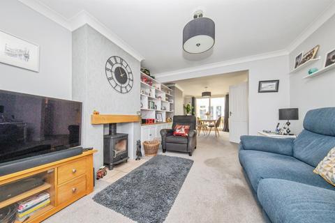 3 bedroom semi-detached house for sale, Chesterfield Drive, Ipswich