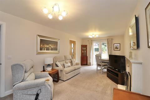 2 bedroom flat for sale, Scaife Garth, Pocklington, York