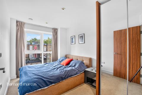 2 bedroom flat for sale, Longfield Avenue, London
