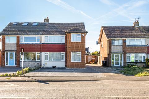 4 bedroom semi-detached house for sale, Thong Lane, Kent, DA12