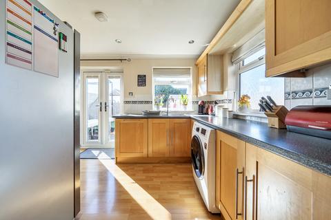 4 bedroom semi-detached house for sale, Thong Lane, Kent, DA12