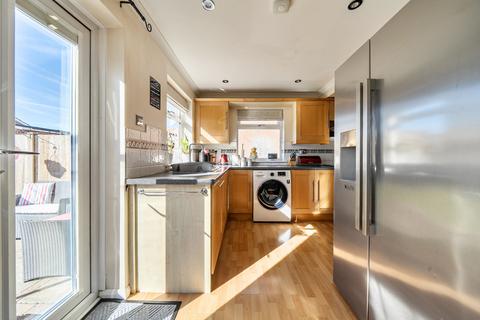 4 bedroom semi-detached house for sale, Thong Lane, Kent, DA12