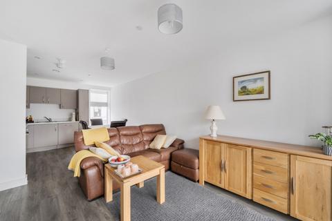 1 bedroom flat for sale, 8 Hewitts Way, Walton-on-Thames, Surrey, KT12 1GN, Walton-on-Thames, KT12 1GN