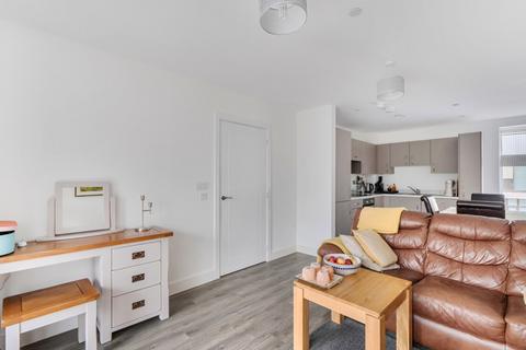 1 bedroom flat for sale, 8 Hewitts Way, Walton-on-Thames, Surrey, KT12 1GN, Walton-on-Thames, KT12 1GN