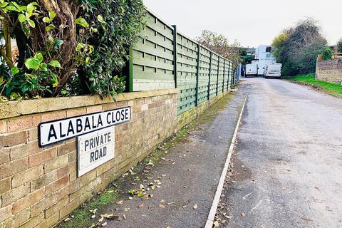 2 bedroom apartment to rent, Alabala Close, LINCOLN, LN4