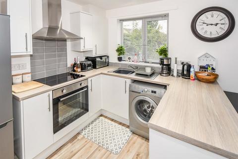 2 bedroom apartment to rent, Alabala Close, LINCOLN, LN4