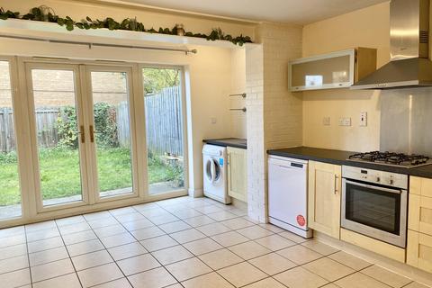 3 bedroom property to rent, Raynville Way, LS12