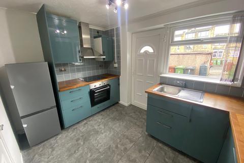2 bedroom property to rent, Bath Road, LEEDS, LS13