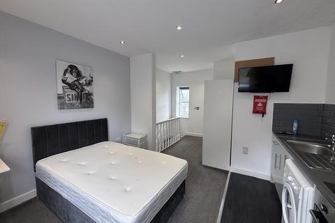 1 bedroom flat to rent, Outcote Bank, Huddersfield, HD1