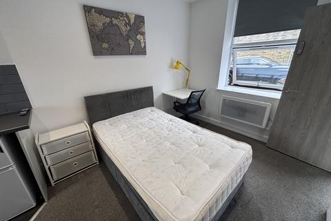 1 bedroom apartment to rent, Outcote Bank, HUDDERSFIELD, HD1