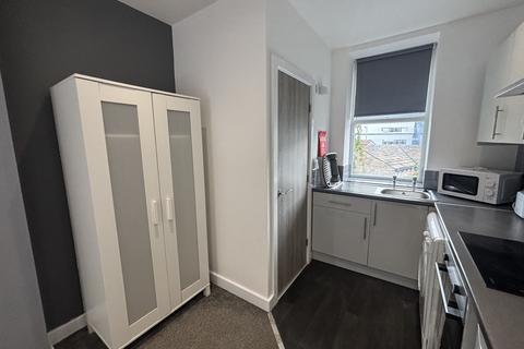 1 bedroom apartment to rent, Outcote Bank, HUDDERSFIELD, HD1