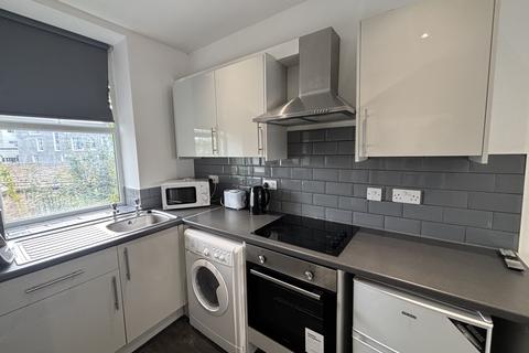 1 bedroom apartment to rent, Outcote Bank, HUDDERSFIELD, HD1