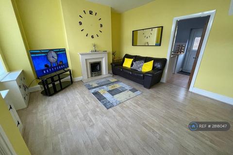 2 bedroom terraced house to rent, Walkden Road, Manchester, M28