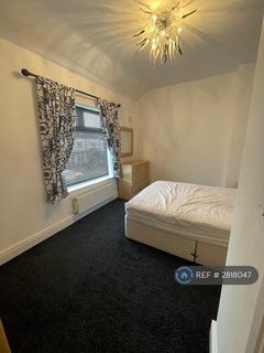 2 bedroom terraced house to rent, Walkden Road, Manchester, M28
