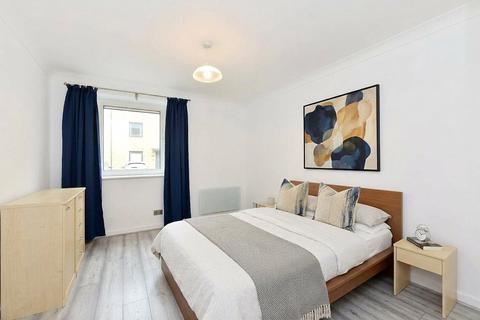 2 bedroom flat to rent, Boardwalk Place, Canary Wharf, London, E14