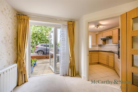 1 bedroom apartment for sale, Goodes Court, Baldock Road, Royston, Herts, SG8 5FF