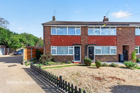 3 bedroom end of terrace house for sale, Chaplin Crescent, Sunbury-On-Thames