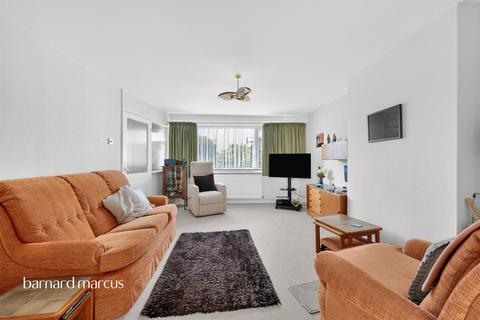 3 bedroom end of terrace house for sale, Chaplin Crescent, Sunbury-On-Thames