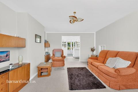 3 bedroom end of terrace house for sale, Chaplin Crescent, Sunbury-On-Thames