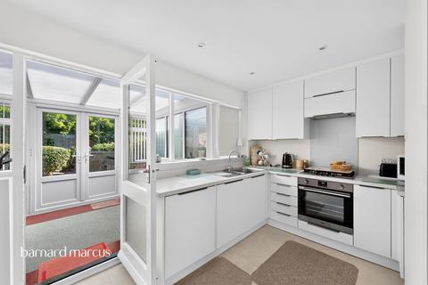 3 bedroom end of terrace house for sale, Chaplin Crescent, Sunbury-On-Thames