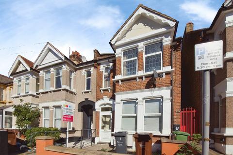 2 bedroom ground floor flat for sale, Park Avenue, Barking