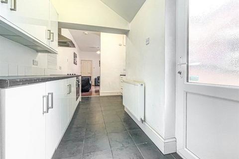 4 bedroom terraced house to rent, Winchester Avenue, Leicester