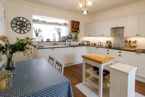 3 bedroom semi-detached house for sale, West View, Costhorpe, Worksop