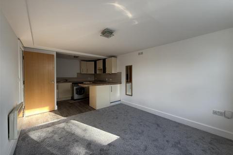 1 bedroom flat to rent, High Street, Stevenage