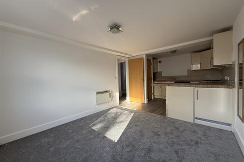 1 bedroom flat to rent, High Street, Stevenage