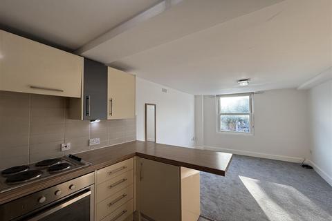 1 bedroom flat to rent, High Street, Stevenage