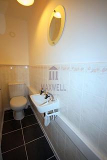 1 bedroom house of multiple occupation to rent, Teviot Street, London E14