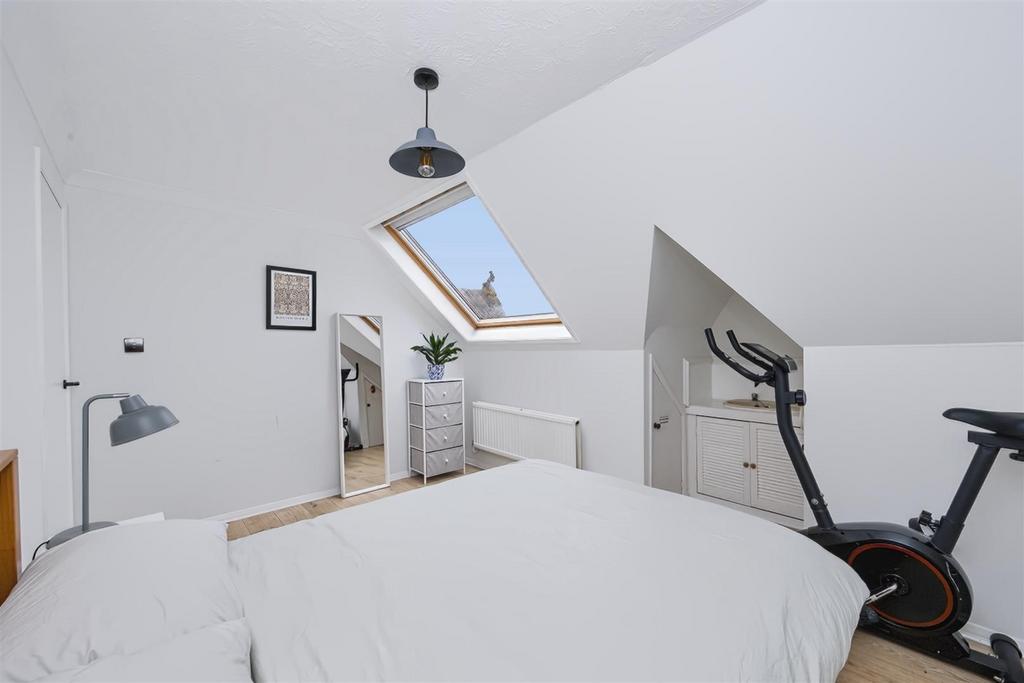 Apartment in Hove - View 4