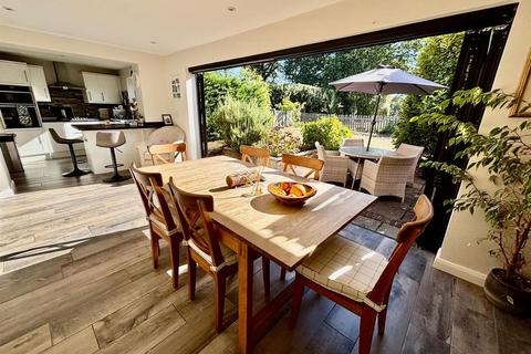 4 bedroom semi-detached house for sale, Broadley Green, Windlesham GU20