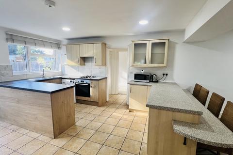 3 bedroom house to rent, Furze Platt Road, MAIDENHEAD
