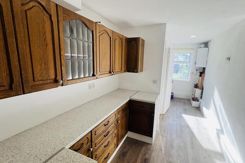 3 bedroom house to rent, Furze Platt Road, MAIDENHEAD