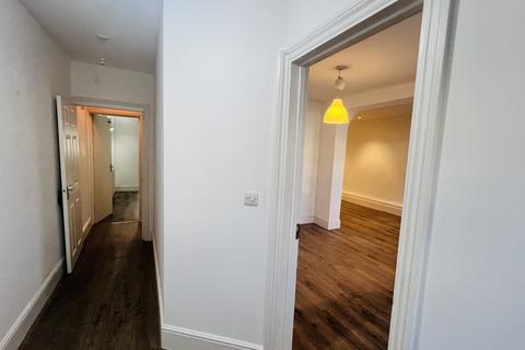 3 bedroom house to rent, Furze Platt Road, MAIDENHEAD