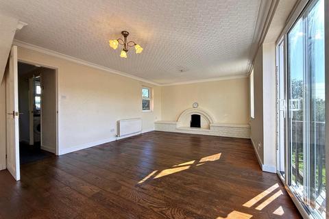 3 bedroom end of terrace house for sale, Ravenscourt Walk, Copthorne, Shrewsbury