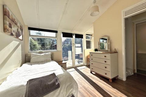 3 bedroom terraced house for sale, Whitchurch Road, Shrewsbury