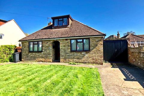 2 bedroom bungalow to rent, Howard Road, Seer Green, HP9