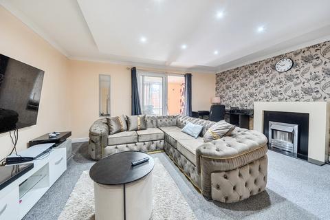 3 bedroom end of terrace house for sale, Chatfield Way, Basildon, SS13