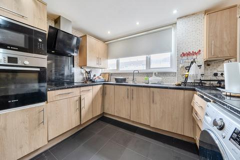 3 bedroom end of terrace house for sale, Chatfield Way, Basildon, SS13