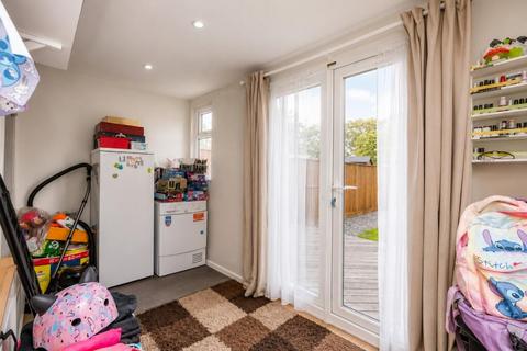 3 bedroom terraced house to rent, The Paddock, SOUTHAMPTON, SO40
