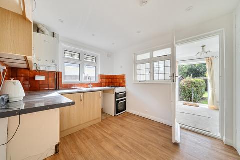 2 bedroom bungalow to rent, Dene Way, Southampton SO40