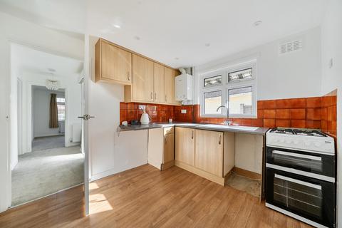 2 bedroom bungalow to rent, Dene Way, Southampton SO40