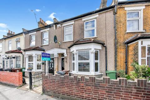 3 bedroom terraced house to rent, Eustace Road, Chadwell Heath, RM6