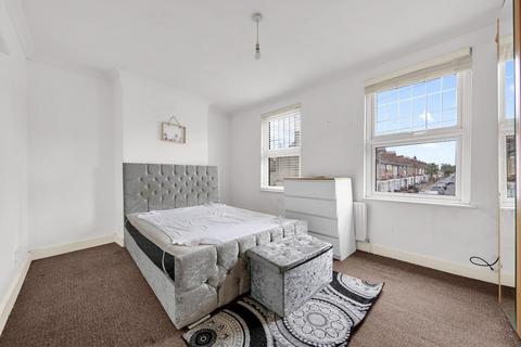 3 bedroom terraced house to rent, Eustace Road, Chadwell Heath, RM6