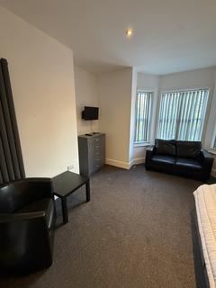 1 bedroom in a house share to rent, 109 Princes Avenue, Hull HU5