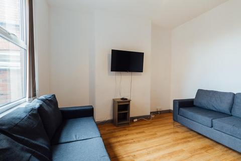 6 bedroom house to rent, Storer Road, Loughborough LE11